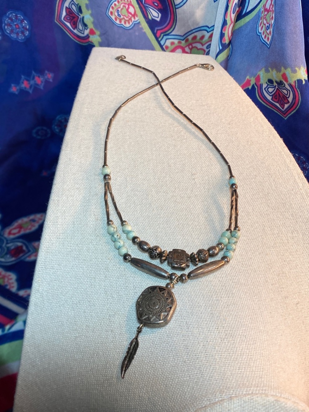 Vintage Southwest Style Necklace Turquoise Beads Silver Tone Pendant 🪶